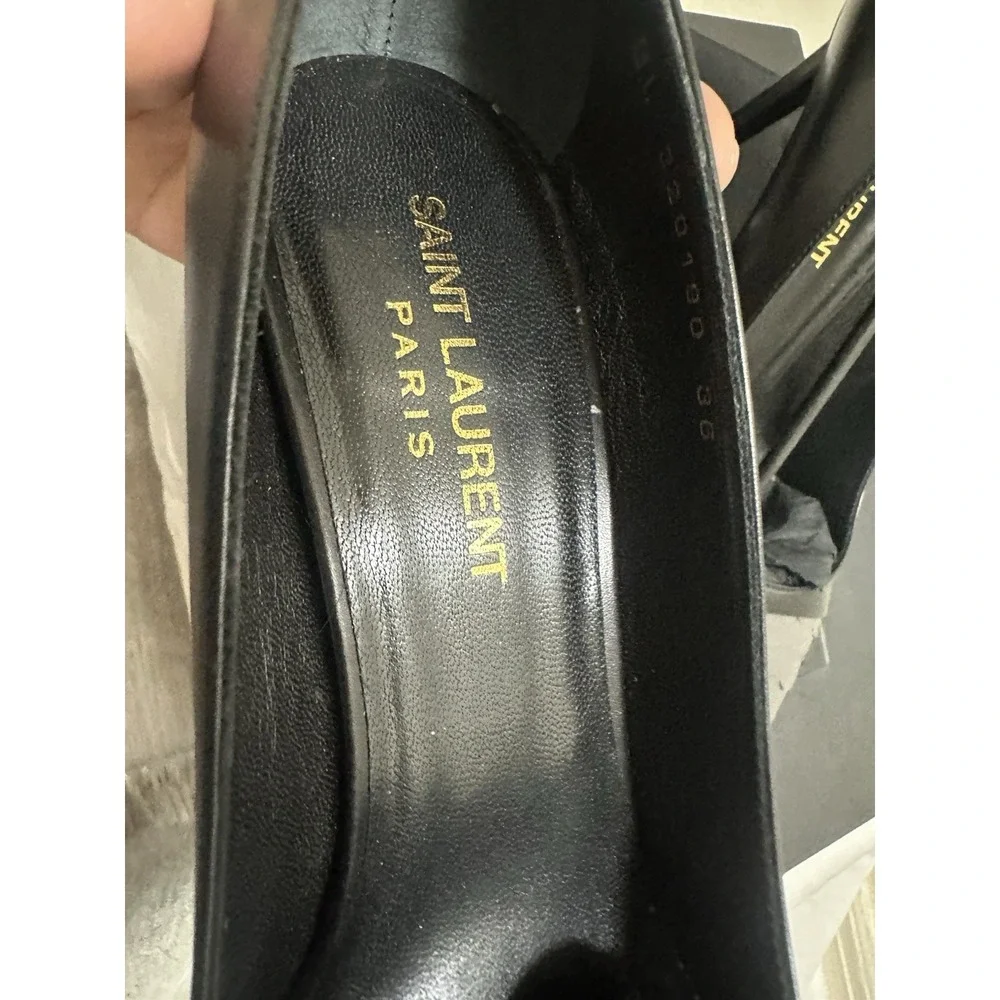 Saint Laurent Black Pumps with Gray Scaled Toe Cap - Picture 4 of 8